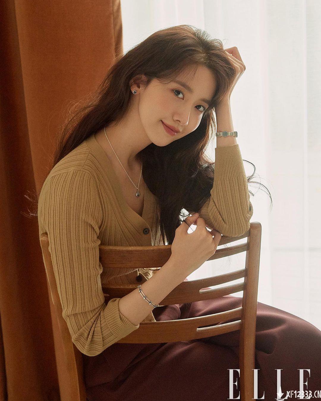 韩国女星林允儿打《LOL》手游：谁来给我打辅助
