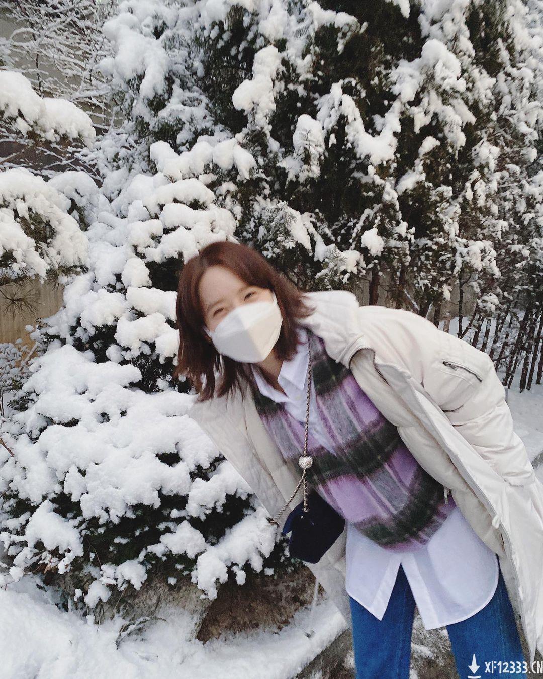 韩国女星林允儿打《LOL》手游：谁来给我打辅助
