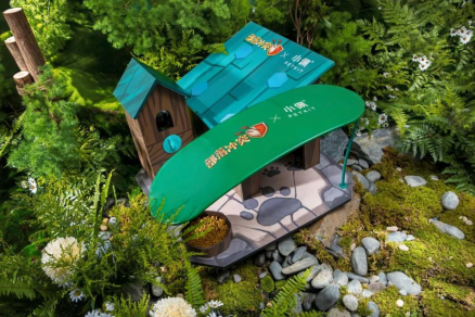 《部落冲突》联名PETKIT小佩宠物搭建公益猫屋，“流浪英雄小屋”高校安家