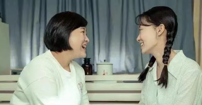 娱乐圈都是假朋友？绝对演绎女星不服：我有携手并肩的真友谊