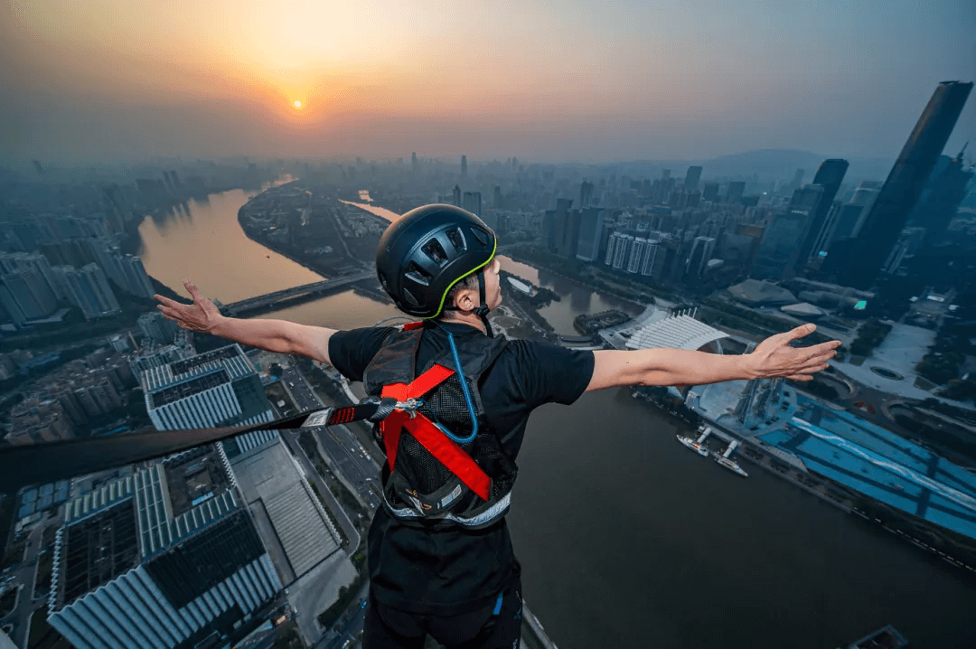 机动都市阿尔法联动广州塔阿尔法探索乐园，登陆“元初岛”的浮空美梦帮你圆了！